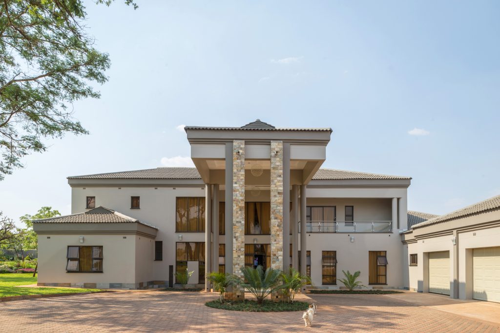 _DSC7658-HDR Colossal Construction